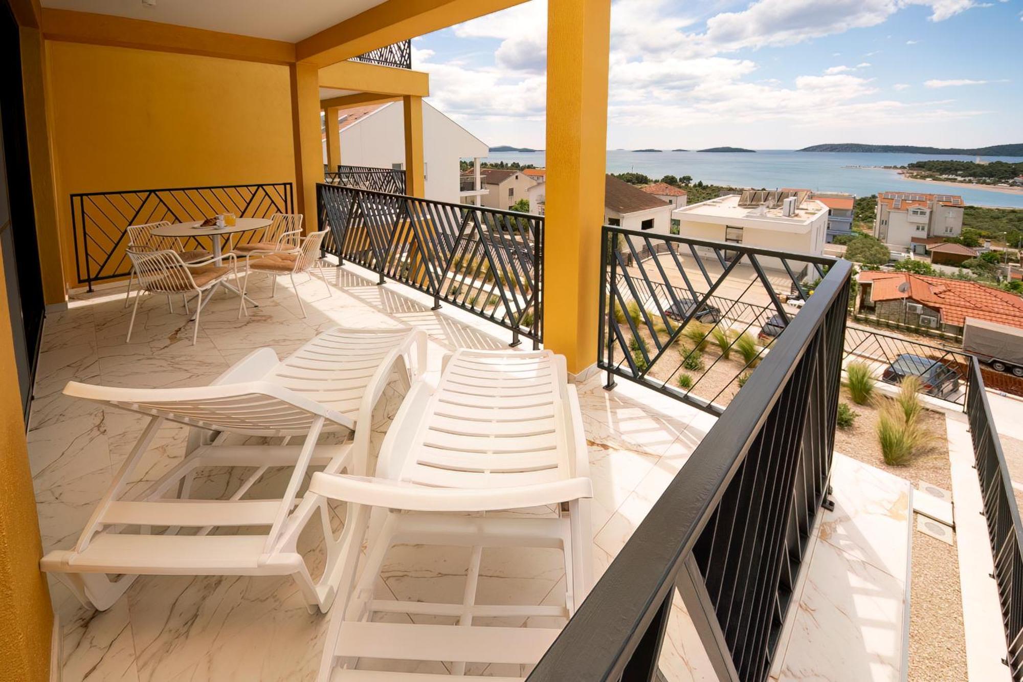 Mediterana Art Deco Resort (Adults Only) Σίμπενικ Εξωτερικό φωτογραφία