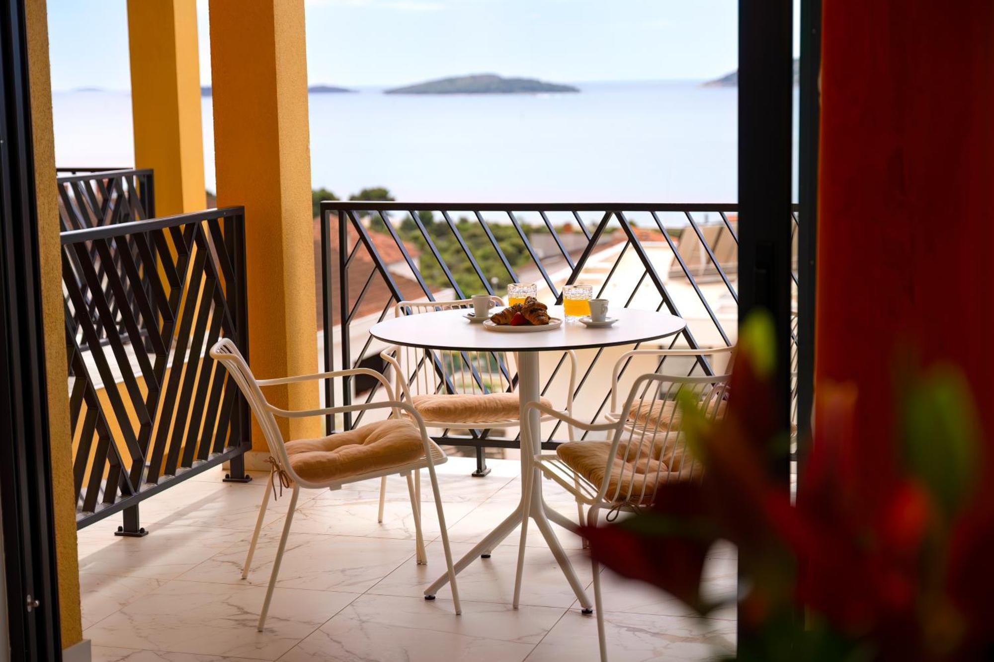 Mediterana Art Deco Resort (Adults Only) Σίμπενικ Εξωτερικό φωτογραφία