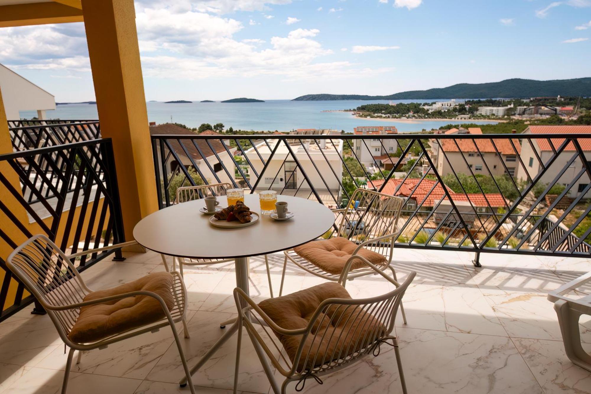 Mediterana Art Deco Resort (Adults Only) Σίμπενικ Εξωτερικό φωτογραφία
