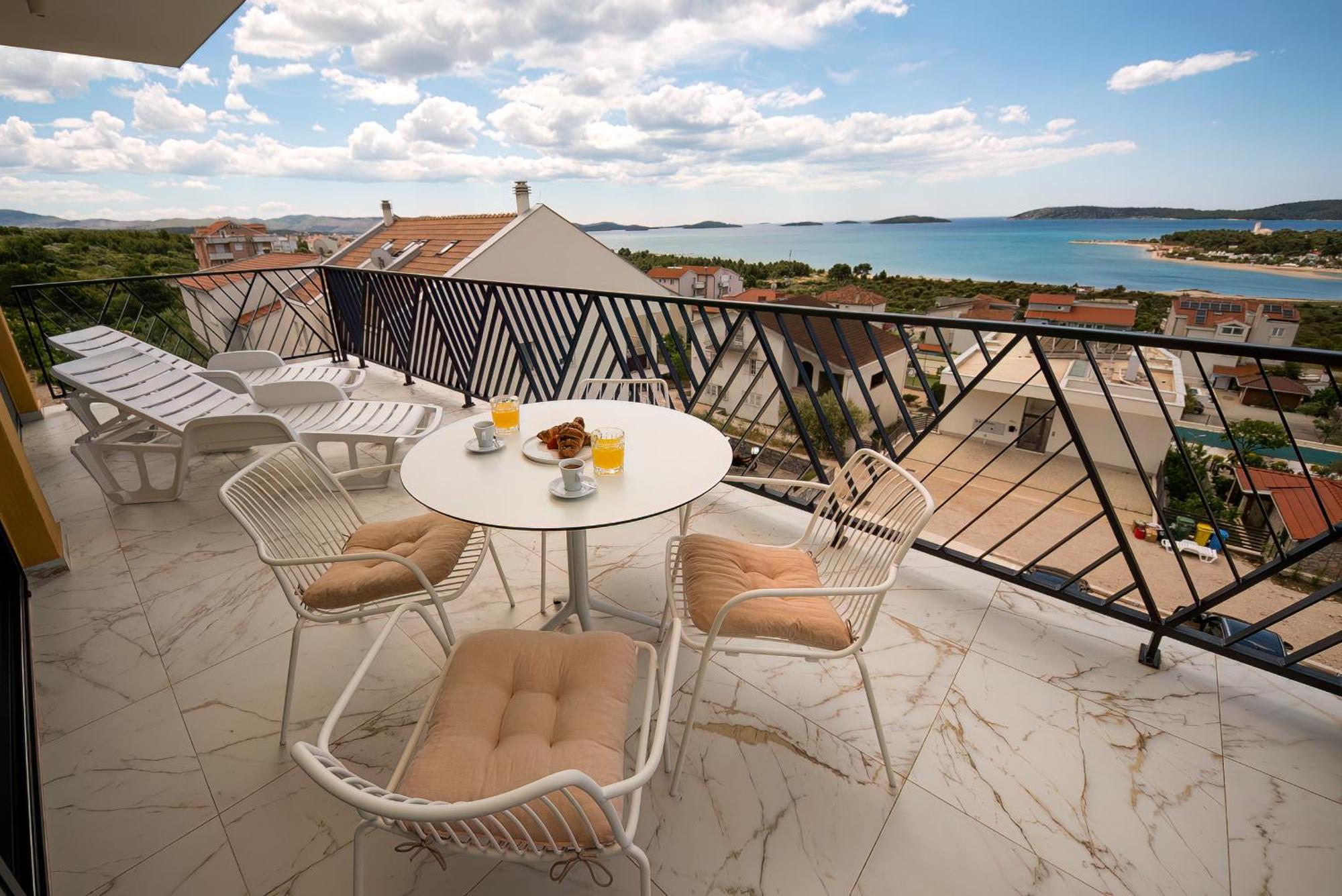 Mediterana Art Deco Resort (Adults Only) Σίμπενικ Εξωτερικό φωτογραφία